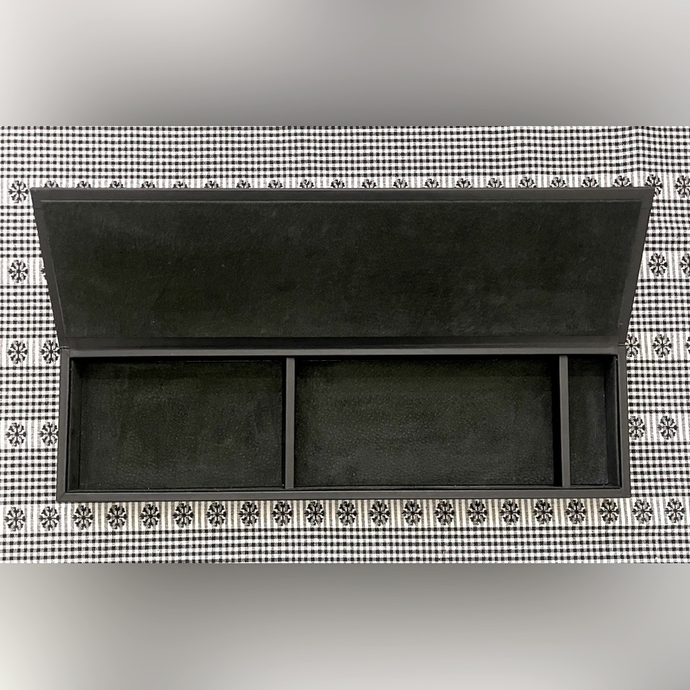 Simple Men’s Black Dresser Valet Lidded 3 Compartments Watch Keys Wallet Phone